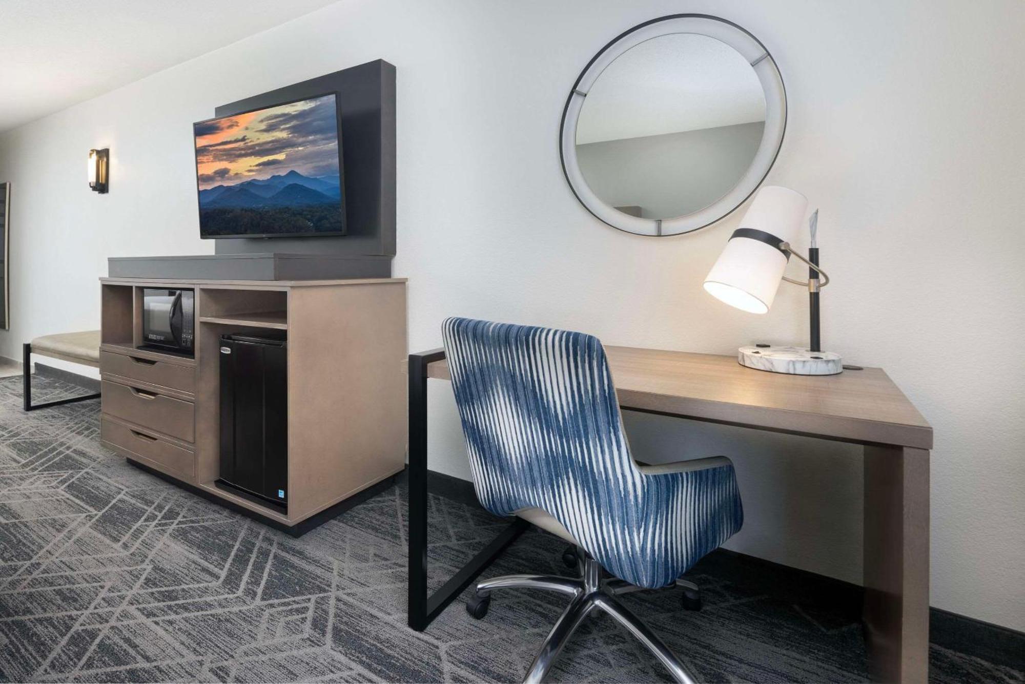 Country Inn & Suites By Radisson Asheville Downtown Tunnel Road 外观 照片