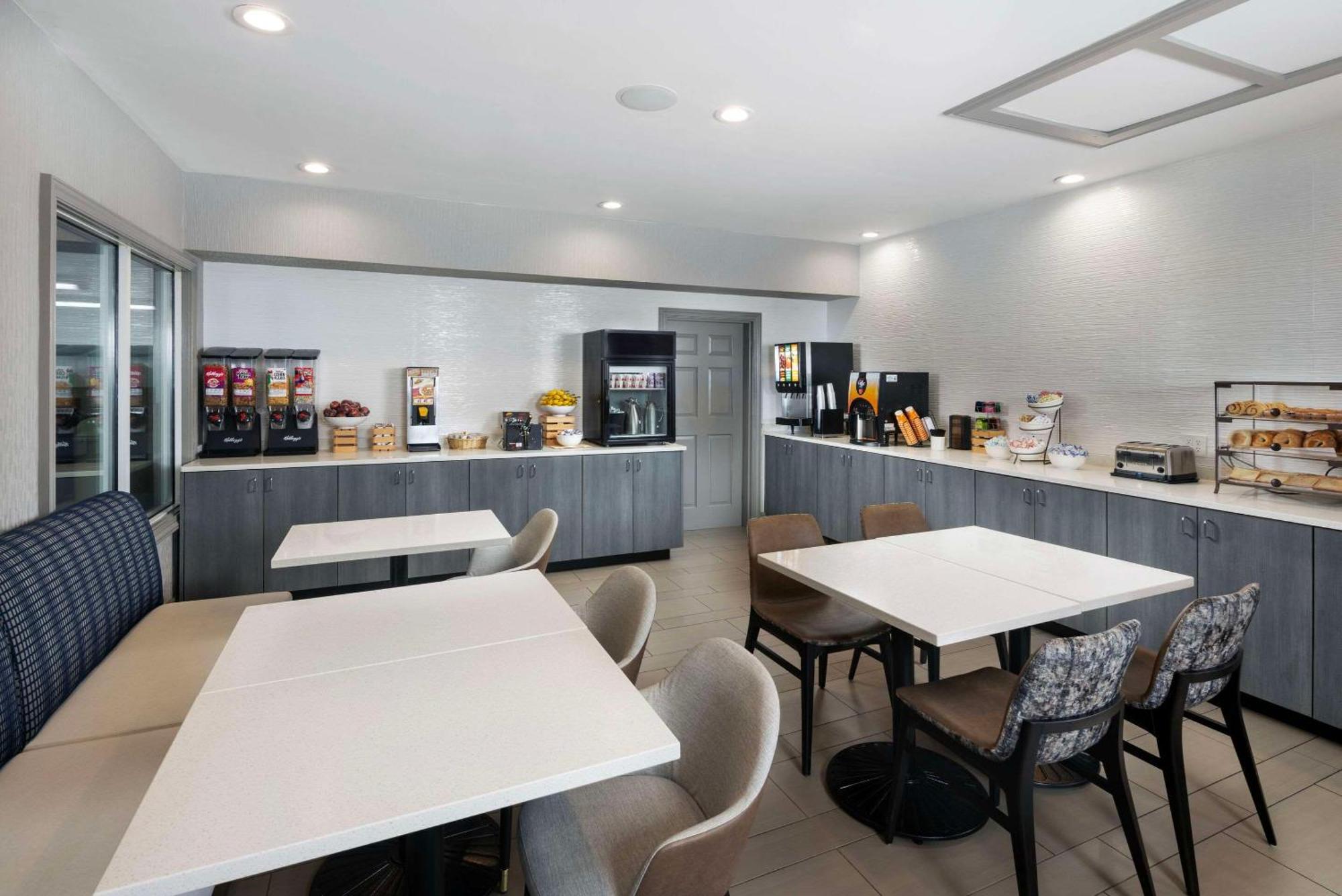 Country Inn & Suites By Radisson Asheville Downtown Tunnel Road 外观 照片