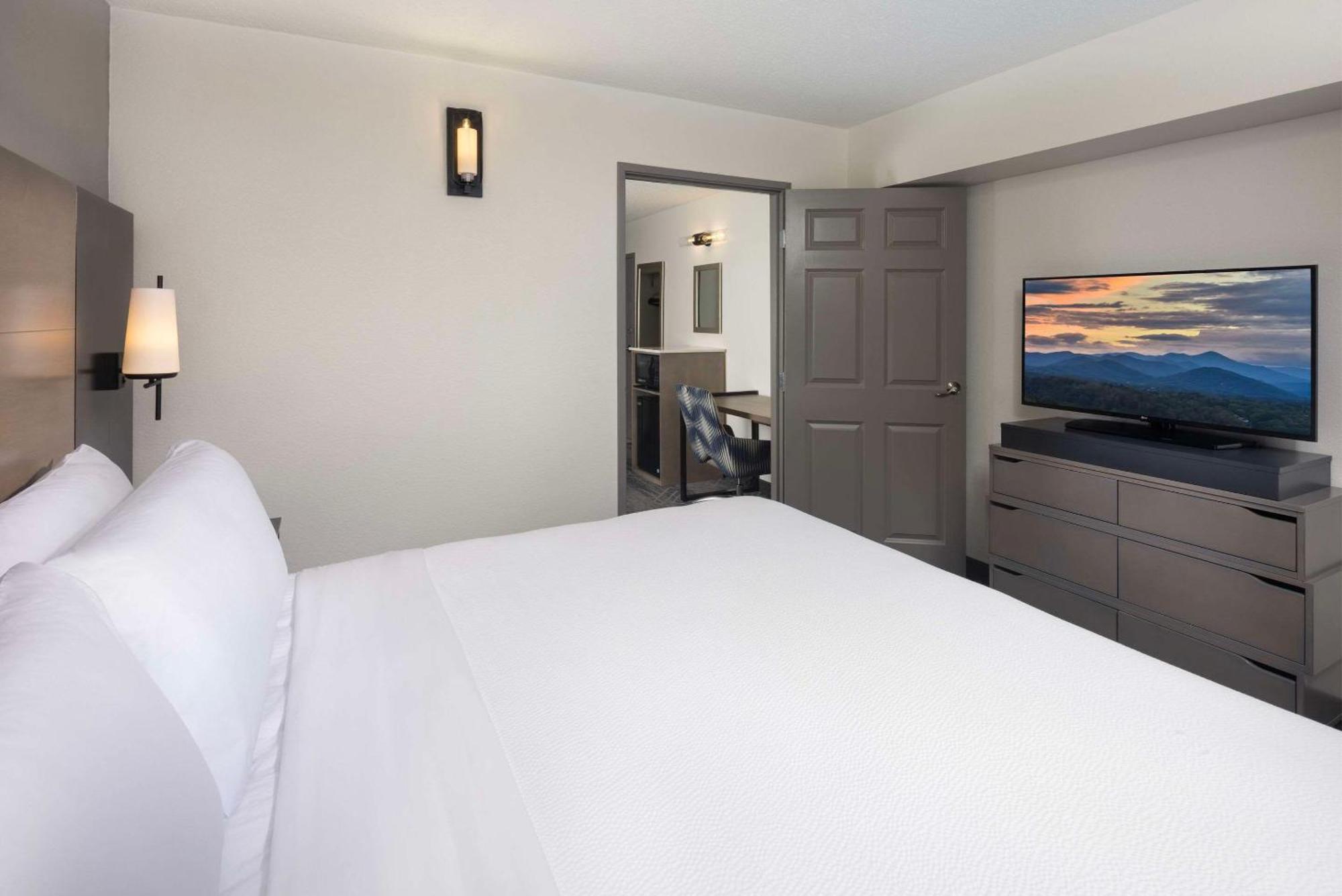 Country Inn & Suites By Radisson Asheville Downtown Tunnel Road 外观 照片