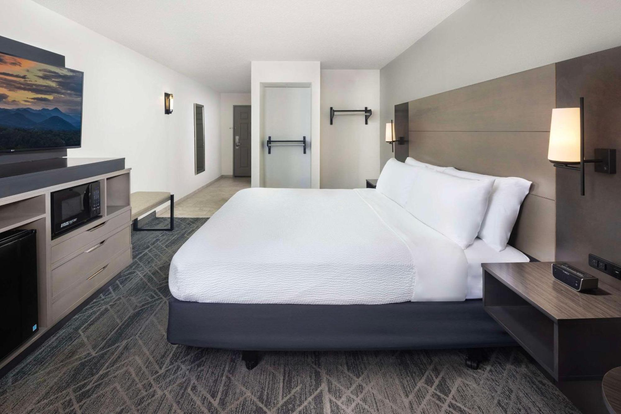 Country Inn & Suites By Radisson Asheville Downtown Tunnel Road 外观 照片